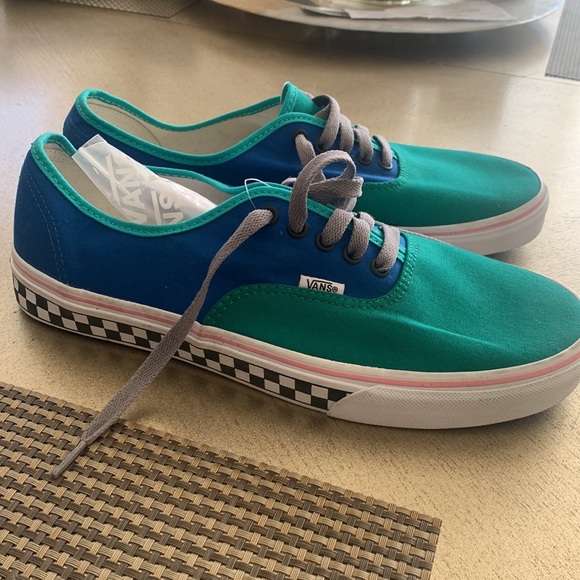 Custom Vans - Picture 1 of 8